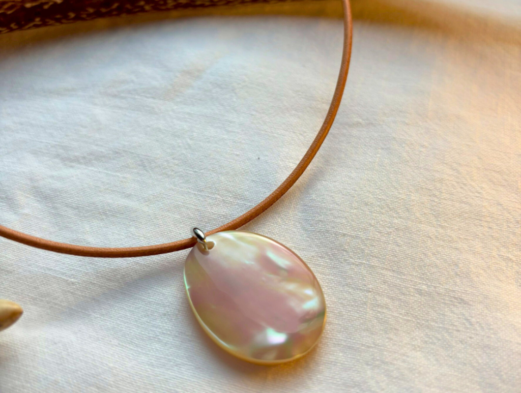 夜光貝アクセサリーキーホルダー作り体験