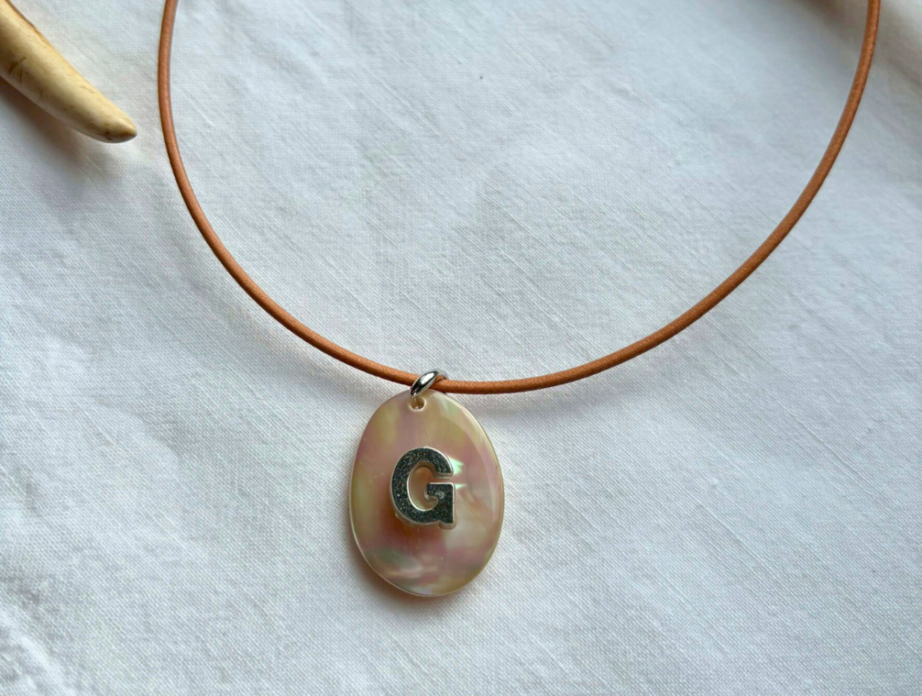 夜光貝アクセサリーキーホルダー作り体験